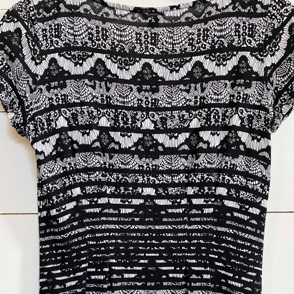 Ann Taylor Stretch Blouse Delicate Lace Print Peplum top - Fluted Bottom SZ S - Picture 3 of 10